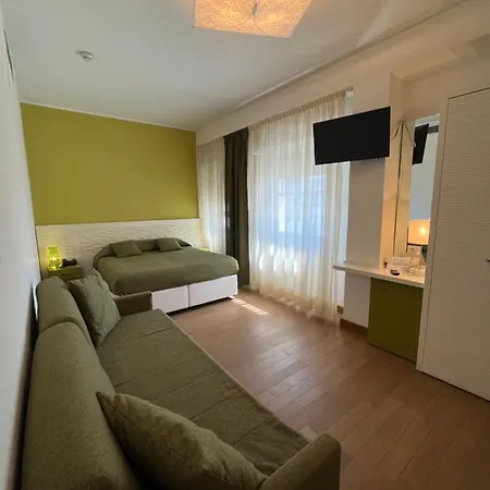 Mon Pays Hotell 3*