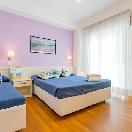 Mon Pays Hotel 3*