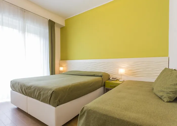 Mon Pays Hotel 3*