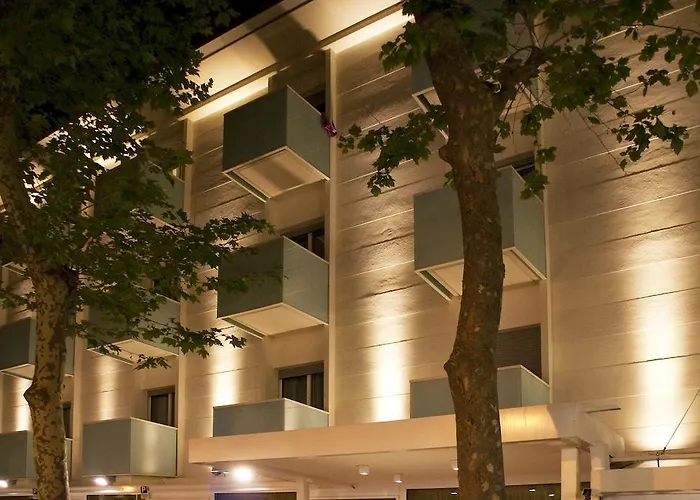 Hotel Mon Pays 3*